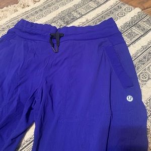 lululemon capri joggers